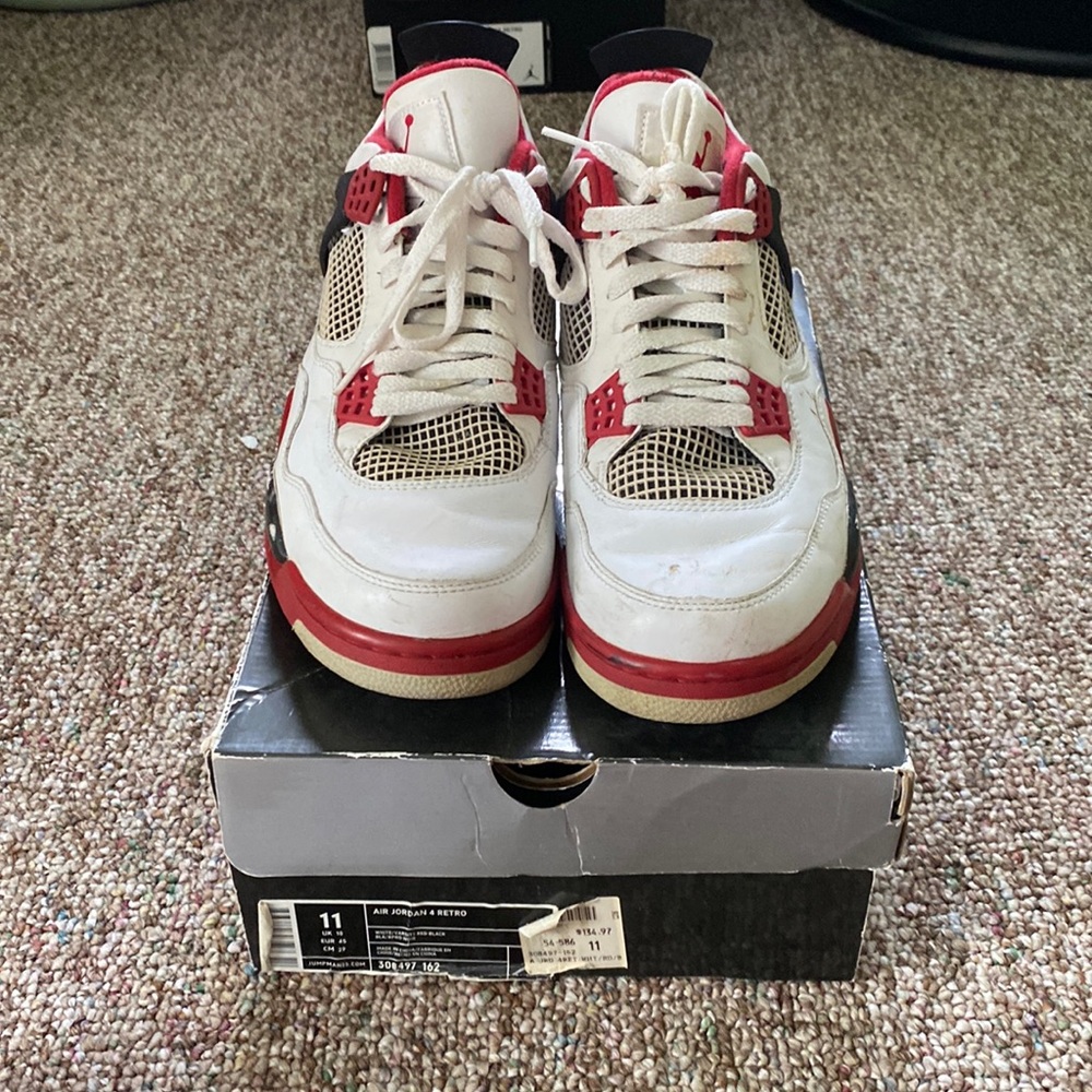 Air Jordan 4